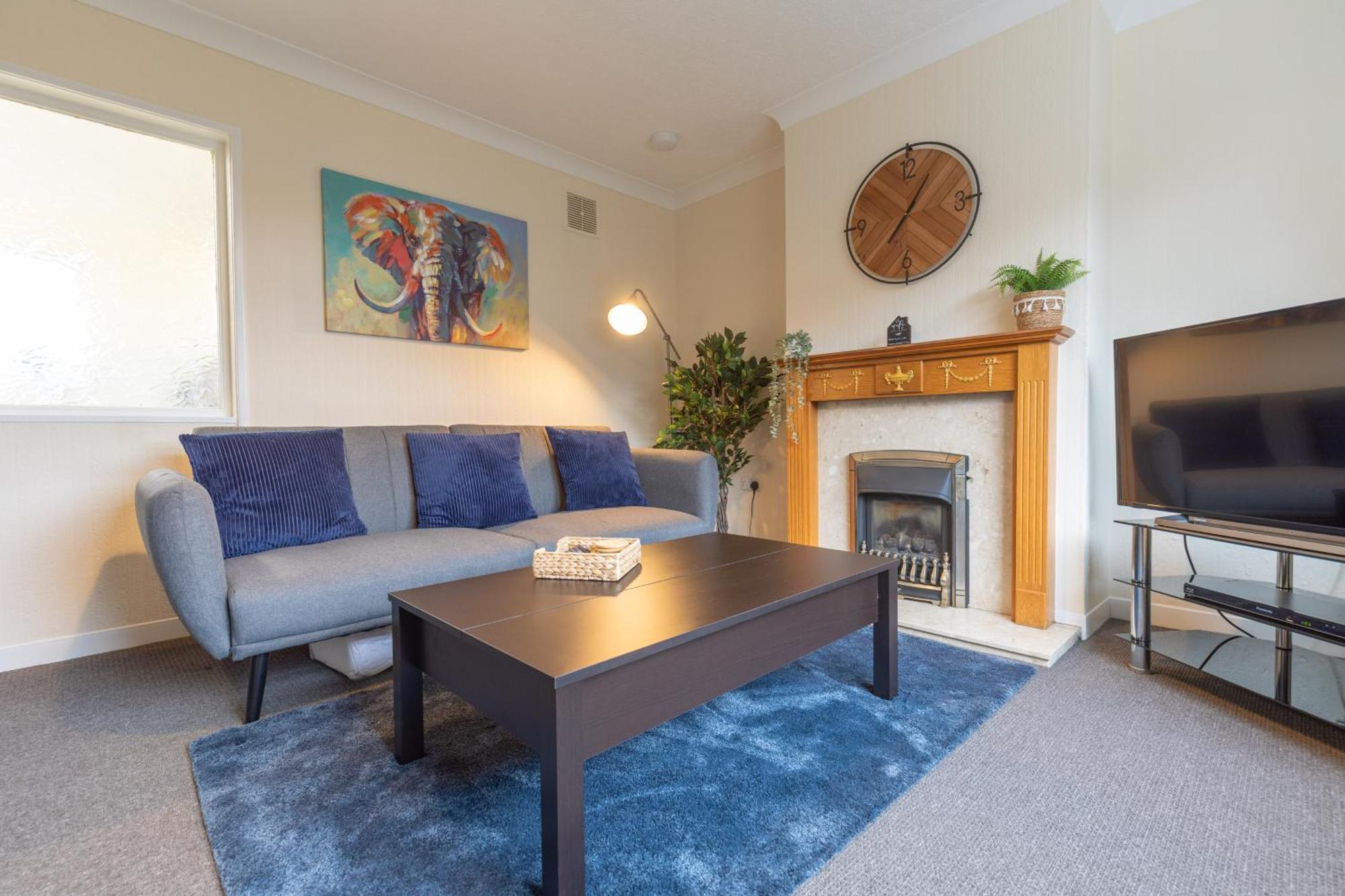 Leconfield Close - Comfy House And Free Parking キングストン・アポン・ハル エクステリア 写真