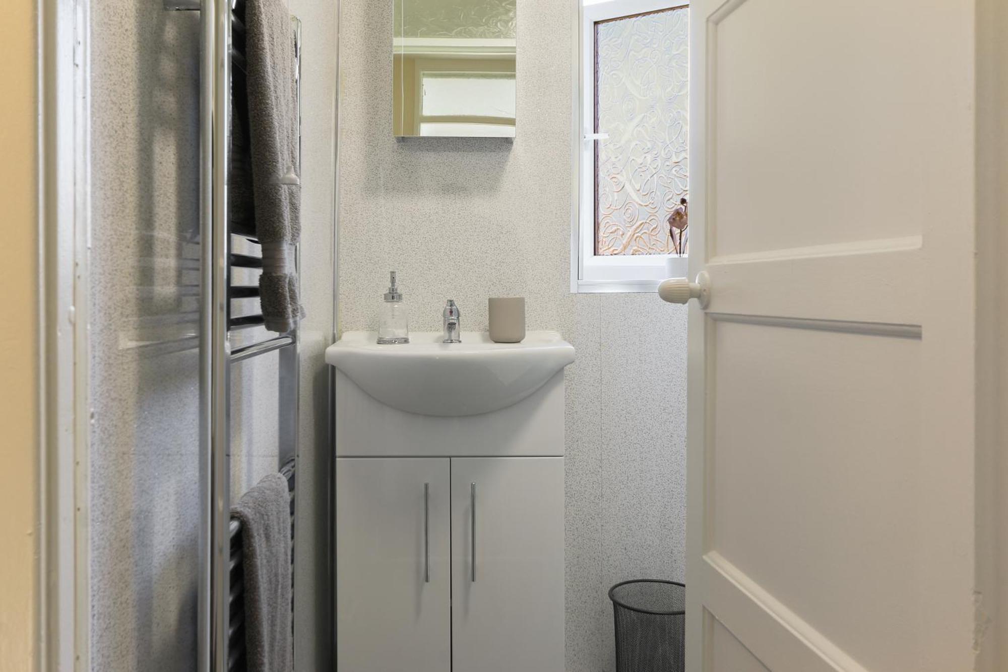 Leconfield Close - Comfy House And Free Parking キングストン・アポン・ハル エクステリア 写真