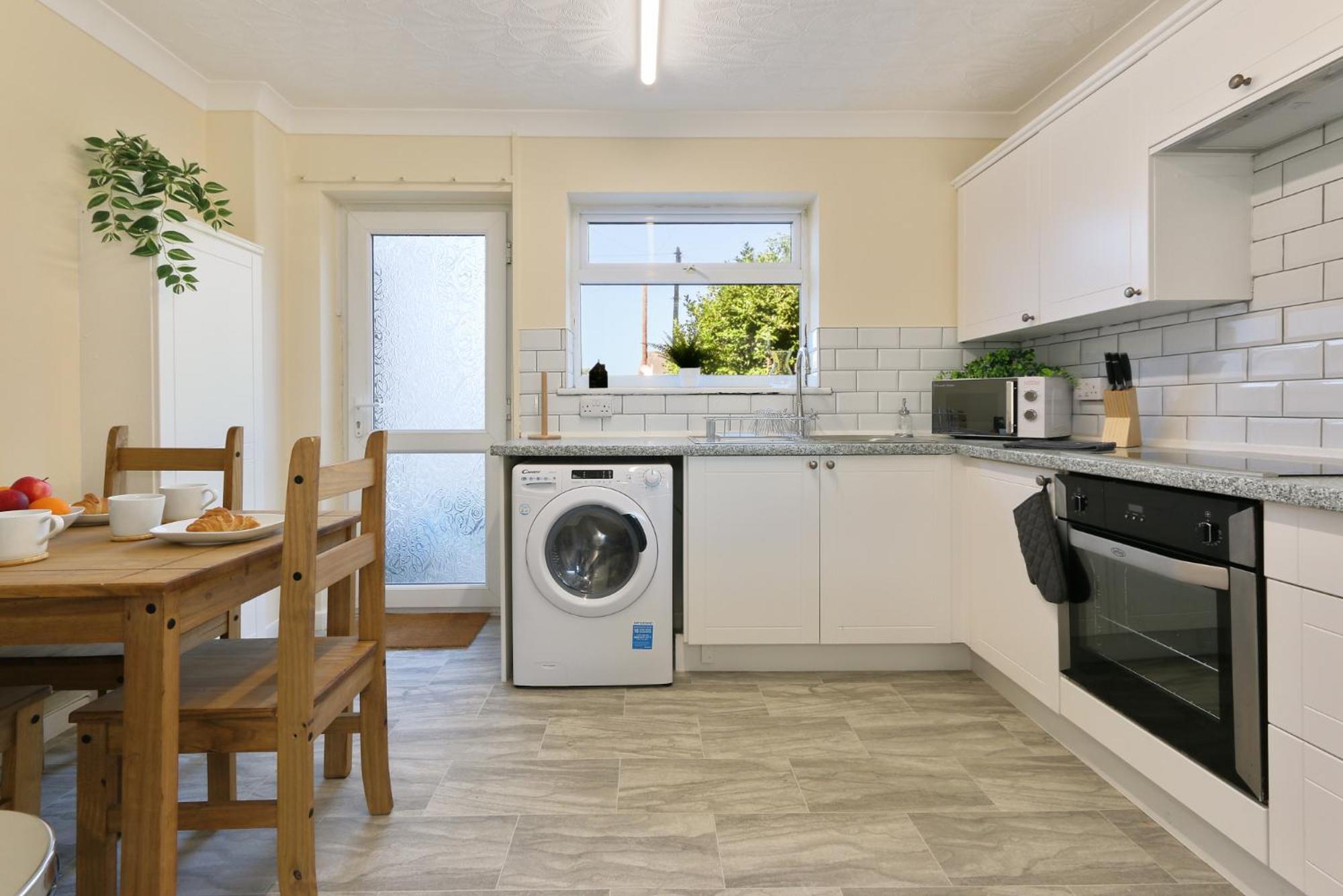 Leconfield Close - Comfy House And Free Parking キングストン・アポン・ハル エクステリア 写真